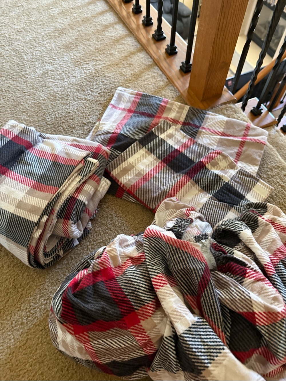 Plaid Flannel Sheet Set in Red, Black & White